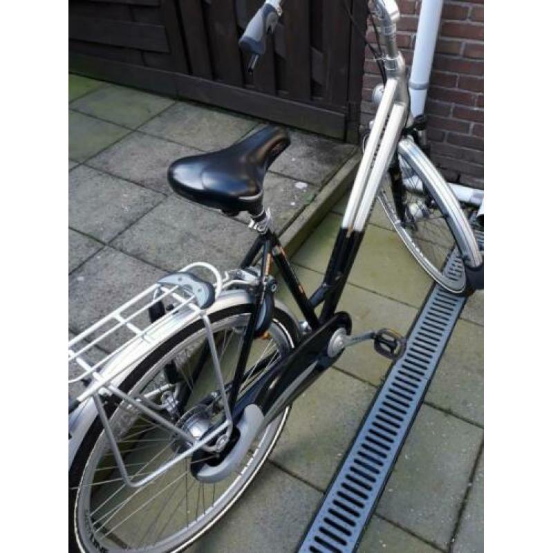 Damesfiets te koop.