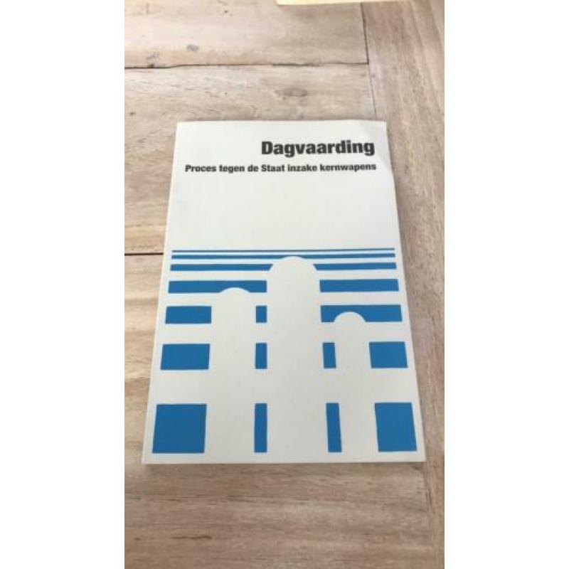 Kernwapens 2 boeken