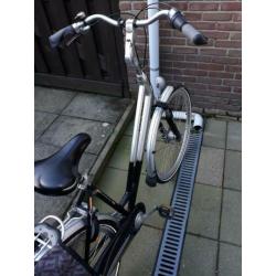 Damesfiets te koop.