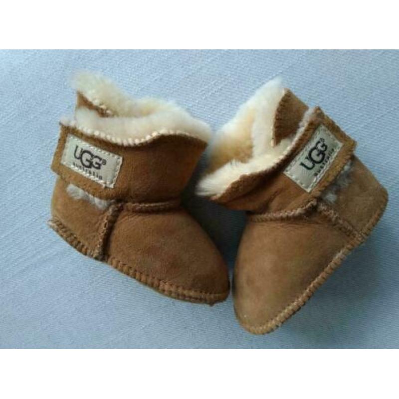 Babyslofjes Ugg maat 18/19