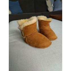 Babyslofjes Ugg maat 18/19