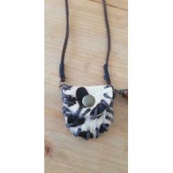 Ketting met mini dierenprint tasje