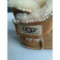 Babyslofjes Ugg maat 18/19