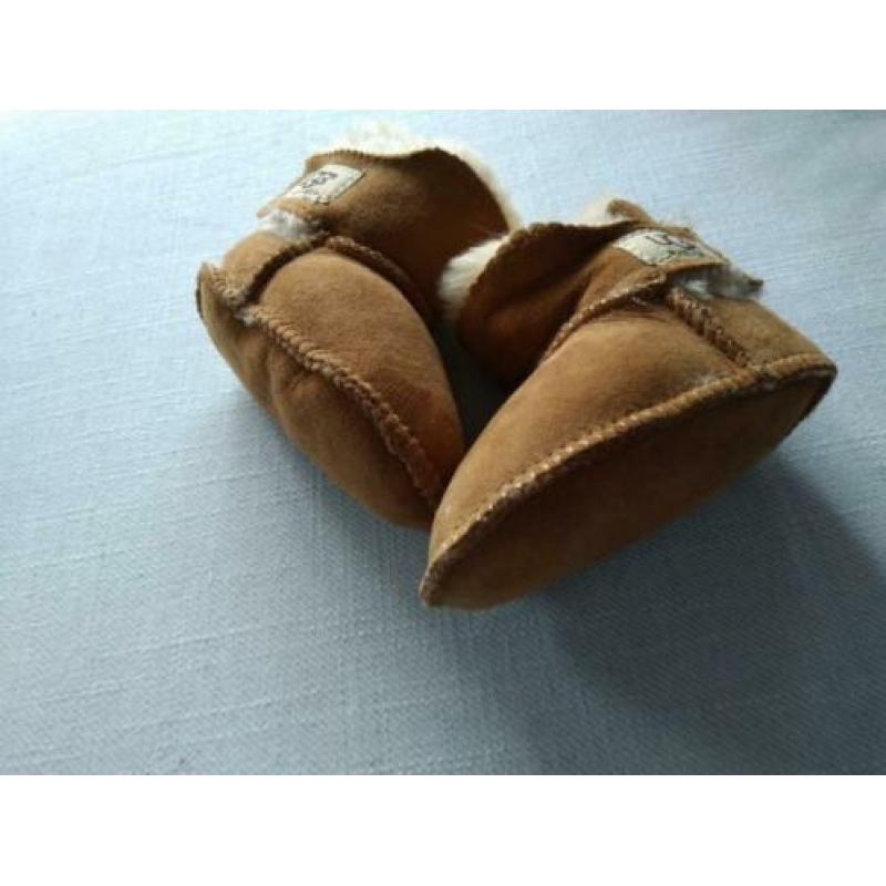 Babyslofjes Ugg maat 18/19