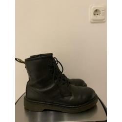 Dr Martens junior maat 37