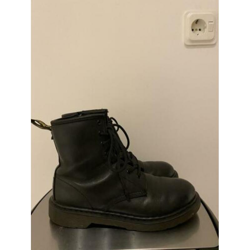 Dr Martens junior maat 37