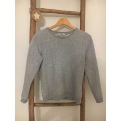 Twee sweaters xs groen en grijs