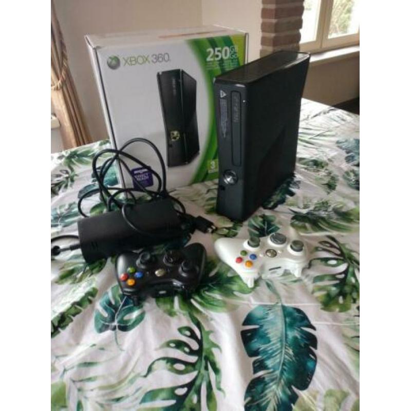 Xbox 360 incl. Controllers. Niet omgebouwd.