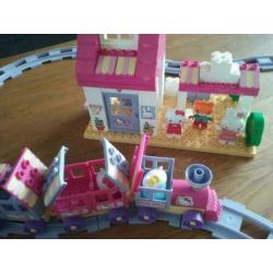 Unico plus Hello KITTY treinstation