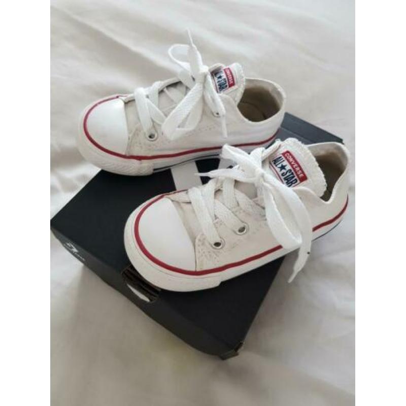 Converse all stars wit maat 23 (valt als 24)