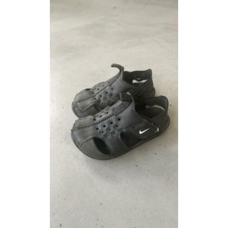 Nike waterschoentjes ?? maat 23,5