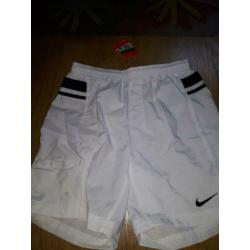 Nieuw Nike short maat 170