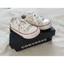 Converse all stars wit maat 23 (valt als 24)