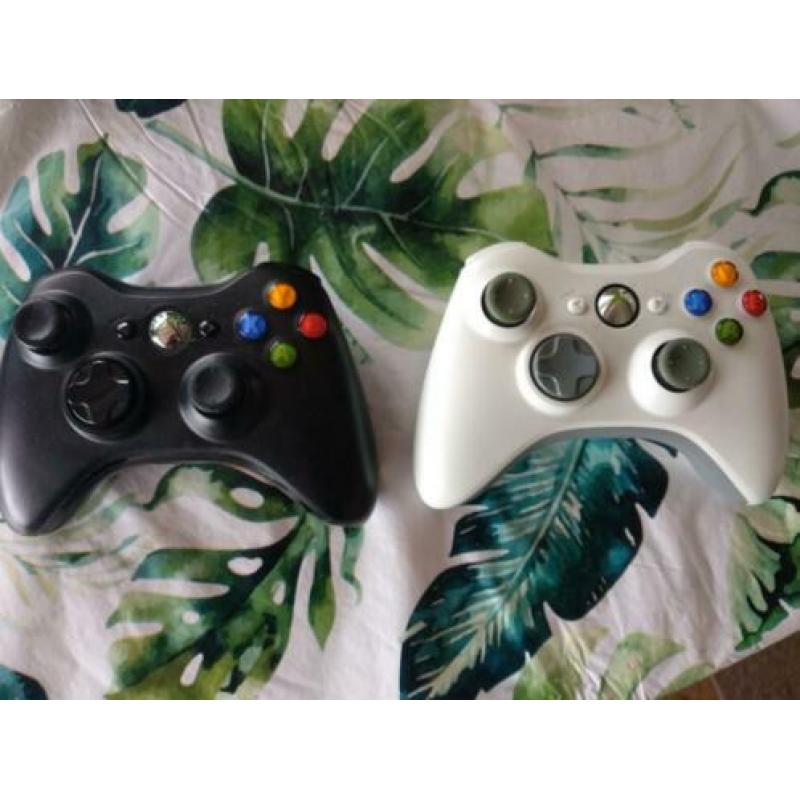 Xbox 360 incl. Controllers. Niet omgebouwd.