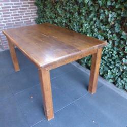 Tafel van massief eiken met 4 stoelen | zeer degelijk !