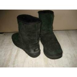 Uggs zwarte Classic short maat 39