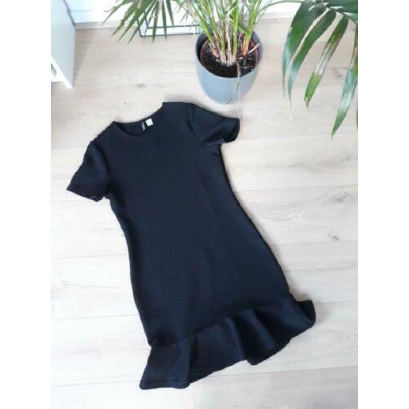 Zwart jurkje volant little black dress H&M maat 44/42/40