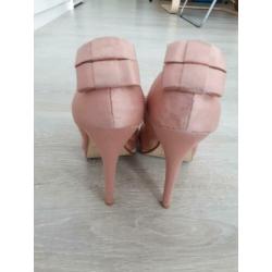 Roze schoenen met hoge hakken, maat 37.