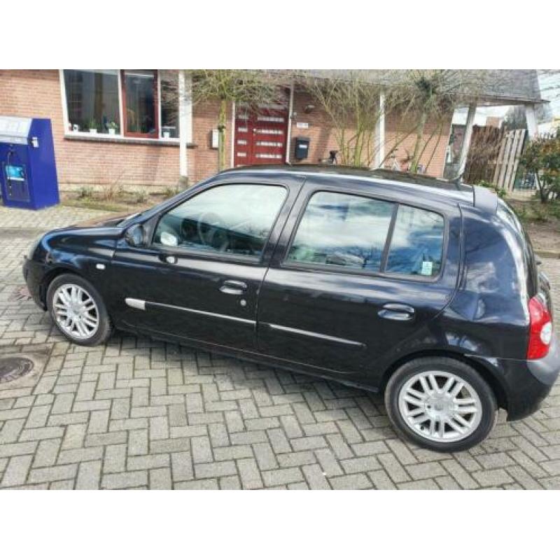 Renault Clio 1.6 16v apk verlopen moet weg!