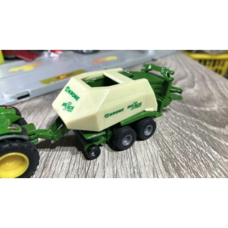 John Deere Krone balen pers 1/64 siku VAVB