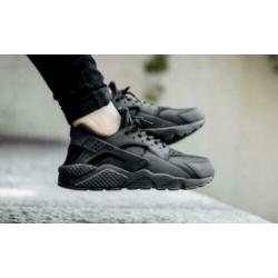 Nike huarache triple black| zgan!| !meeneemprijs!