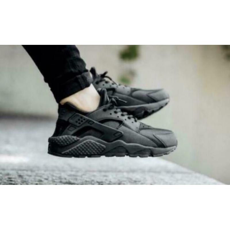 Nike huarache triple black| zgan!| !meeneemprijs!