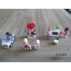 Te koop : Lego Friends 9 setjes.