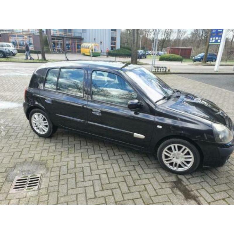 Renault Clio 1.6 16v apk verlopen moet weg!