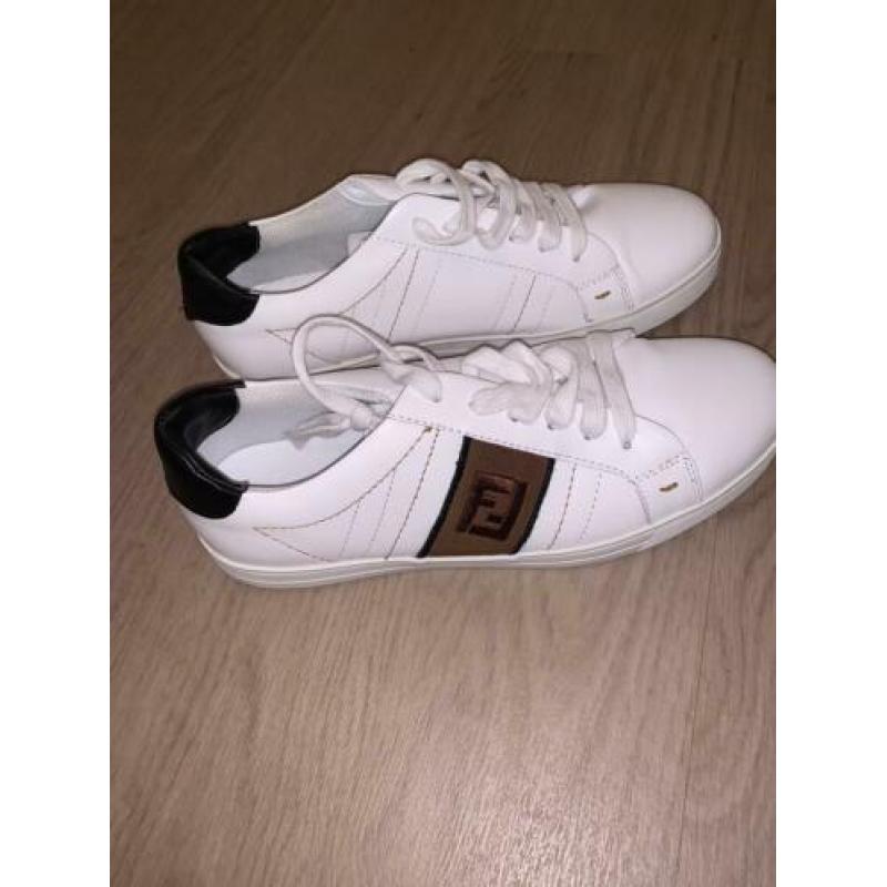 FENDI sneakers maat 42 nieuw