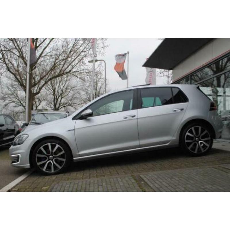 Volkswagen Golf 1.4 TSI GTE GTE PANODAK DEALER OND. XENON!