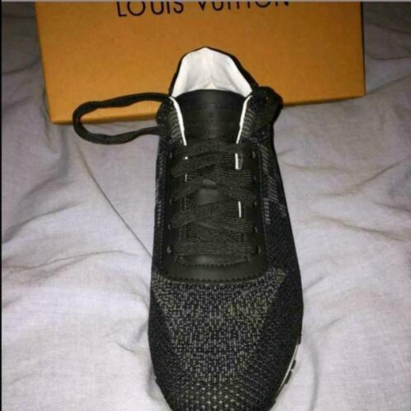 Louis Vuitton Runner Sneakers ALLE MATEN LEVERBAAR