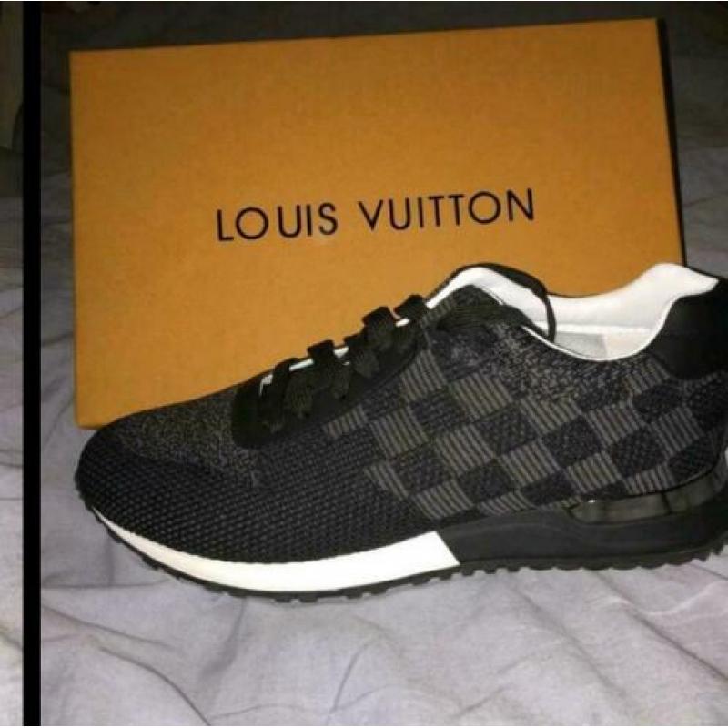 Louis Vuitton Runner Sneakers ALLE MATEN LEVERBAAR