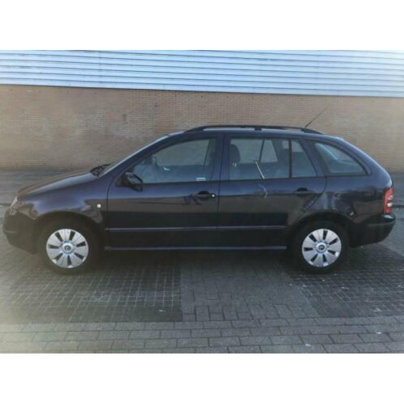 Skoda Fabia Combi 1.4 16V 75pk Airco Apk 08-2020