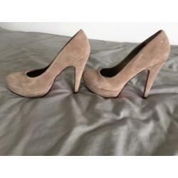 Beige pumps maat 37