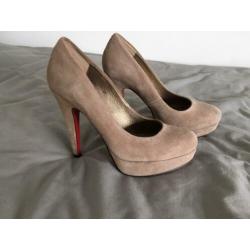 Beige pumps maat 37