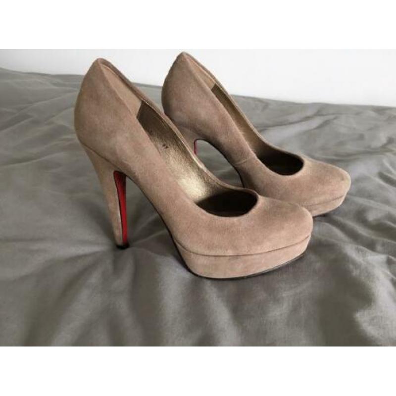 Beige pumps maat 37