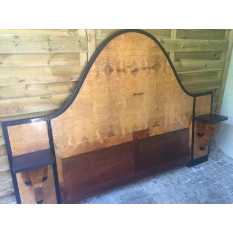 Art Deco antiek bed en kast - vol notenhout