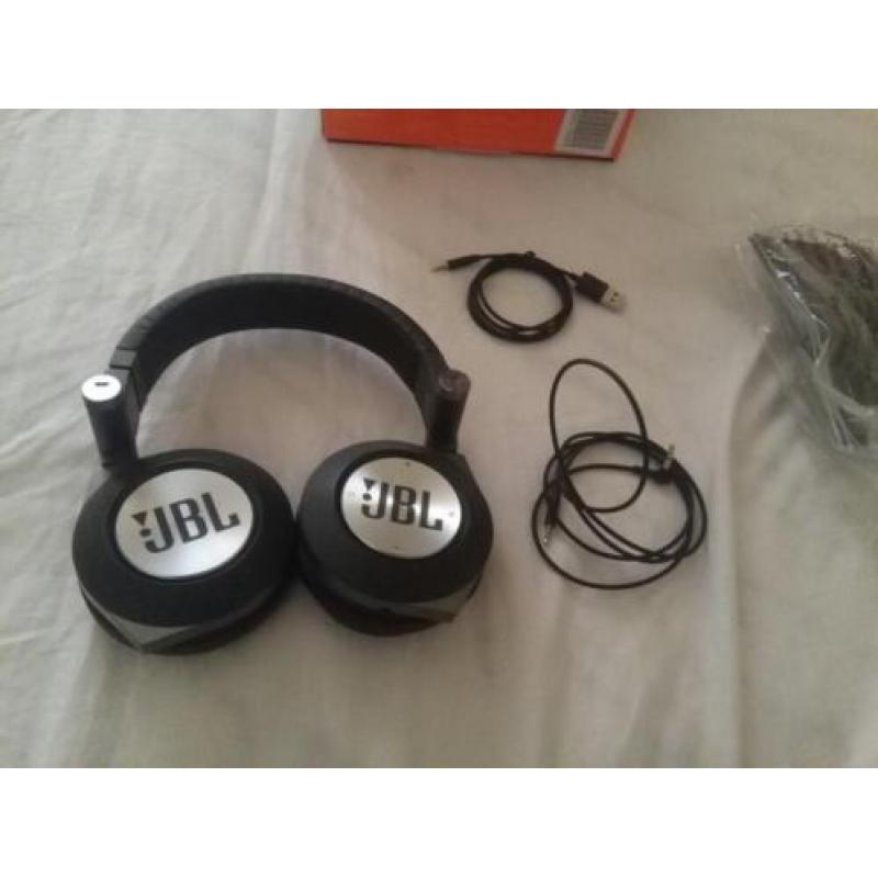 JBL wireless bluetooth headset