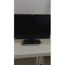 TruVision LCD Color Monitor 17" NIEUW! + HP L1908w Monitor