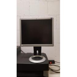 Partij HP 19" monitoren + Neo Flexvoet, KSB Den Bosch OA070