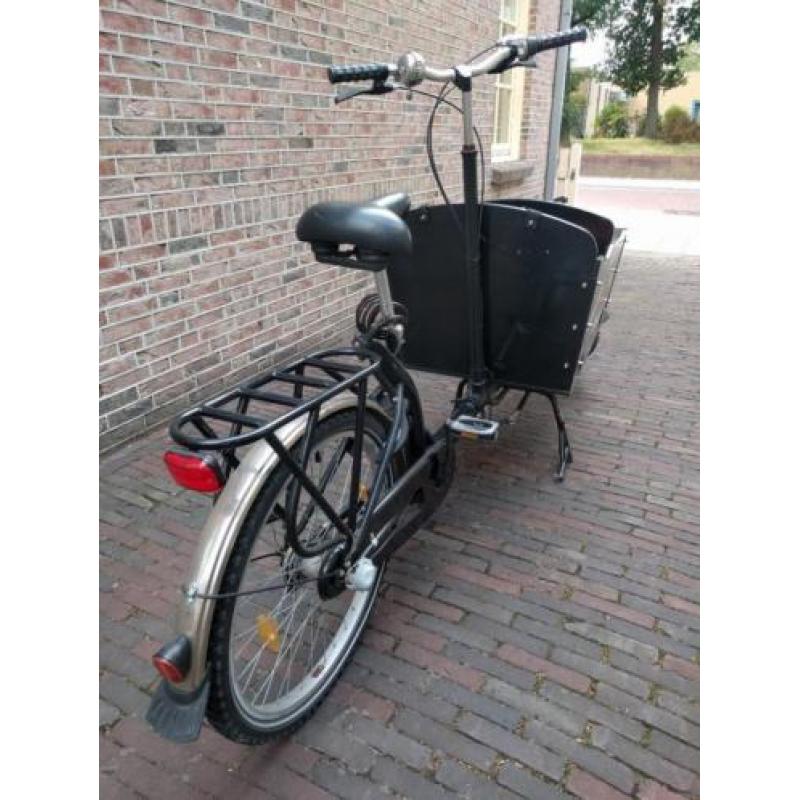 Bakfiets op twee wielen met handrem en 3 versnellingen