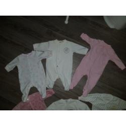 6 stuks Pyjama's maat 50/56