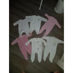 6 stuks Pyjama's maat 50/56