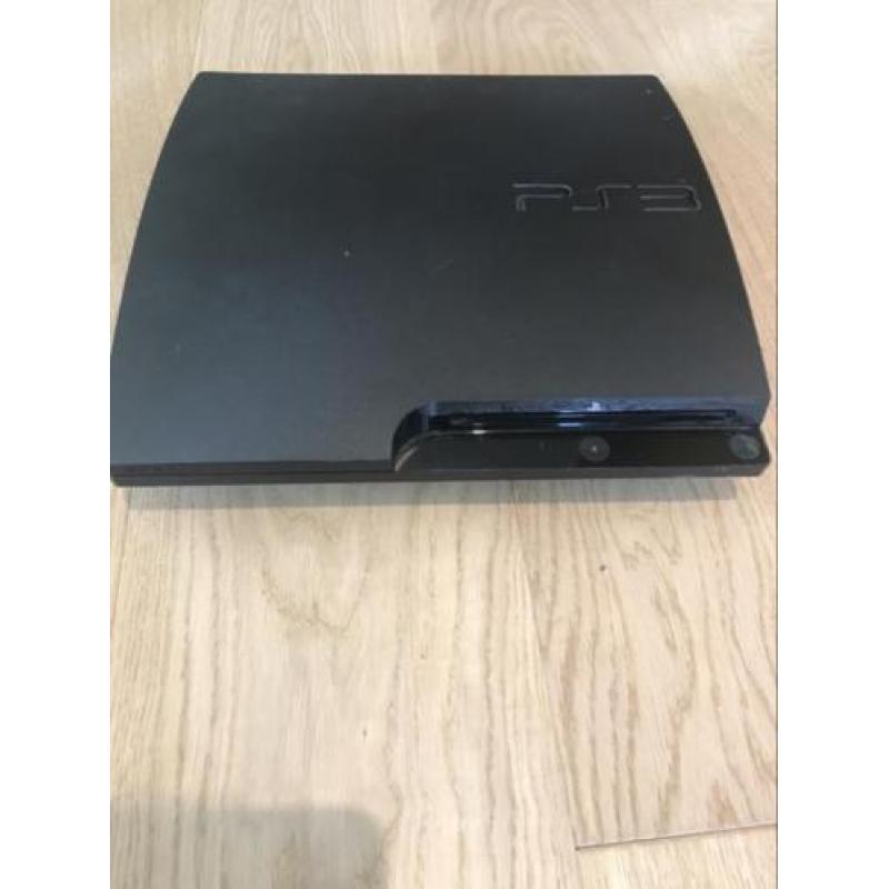 ps/playstation 3 met veel spellen en twee controllers