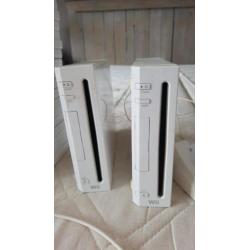 2 x Nintendo Wii met spellen etc. 1 Wii is omgebouwd